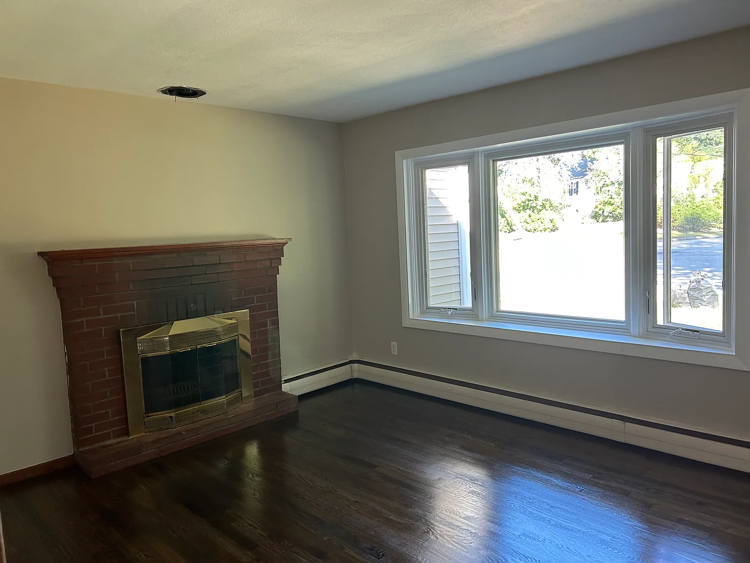 3 bed, 1040 sqft, $2,800 — Photo 4