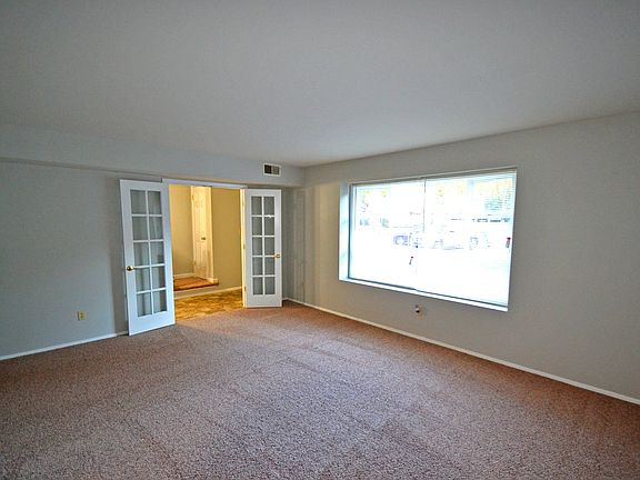5th image of 6619 Farmway Pl