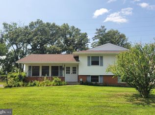 214 Williamsburg Rd, Sterling, VA 20164