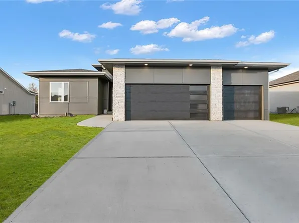 1807 Winchester Dr, Pleasant Hill, MO 64080