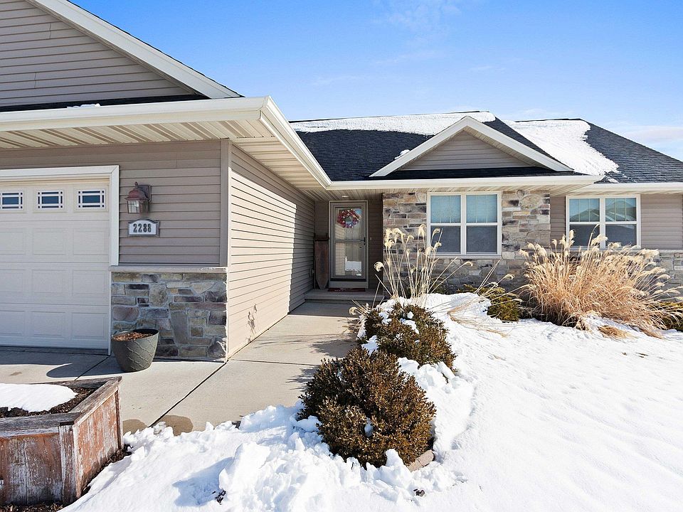 2288 Glen Meadows Cir, De Pere, WI 54115 MLS 50272588 Zillow