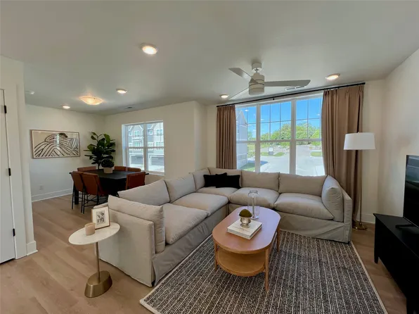 4445 154th St, Urbandale, IA 50323