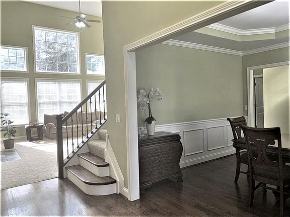 3rd image of 833 Forest Acres Dr