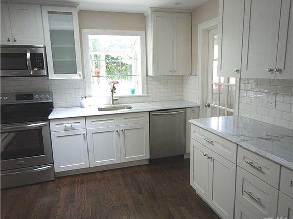 3rd image of 12 Salem Dr