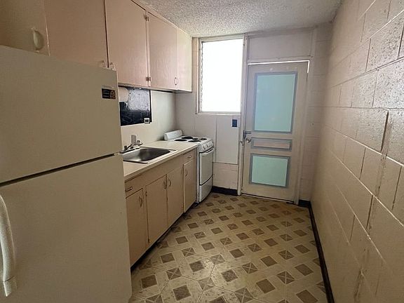 3rd image of 2021 Wilcox Ln APT 2B