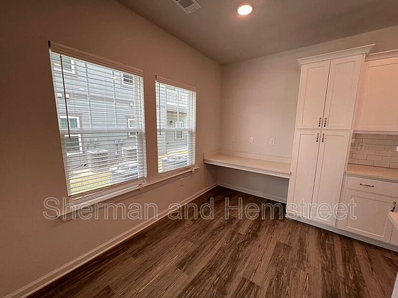 3rd image of 5017 Mimosa Dr