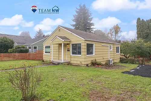 1223 Puget St NE Photo 1