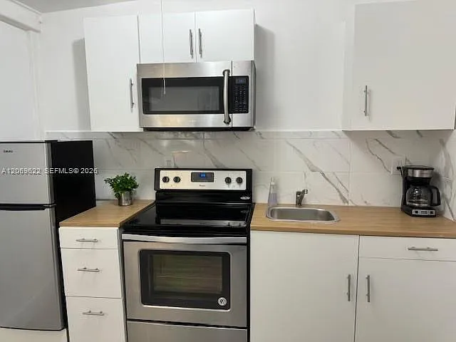 1270 NE 210th Ter #B — Photo 4