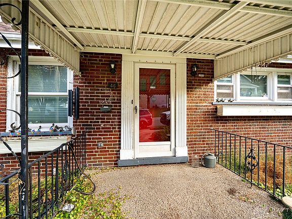 5th image of 46 Baker Ave