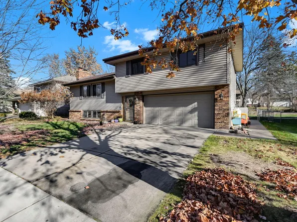 6640 Flag Ave N, Brooklyn Park, MN 55428