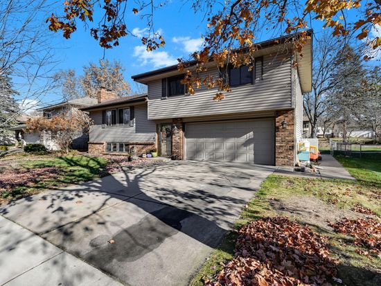 6640 Flag Ave N, Brooklyn Park, MN 55428