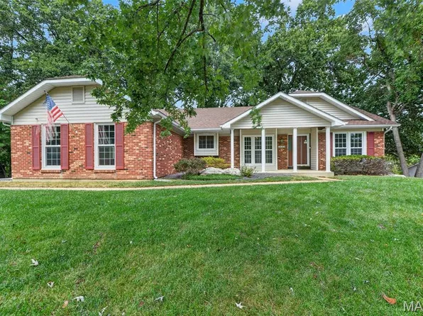 2432 Evergreen Forest Ct, Ballwin, MO 63011