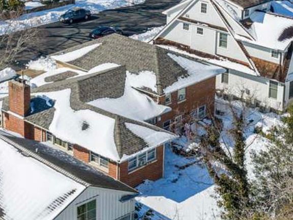 2nd image of 2208 2nd Ave