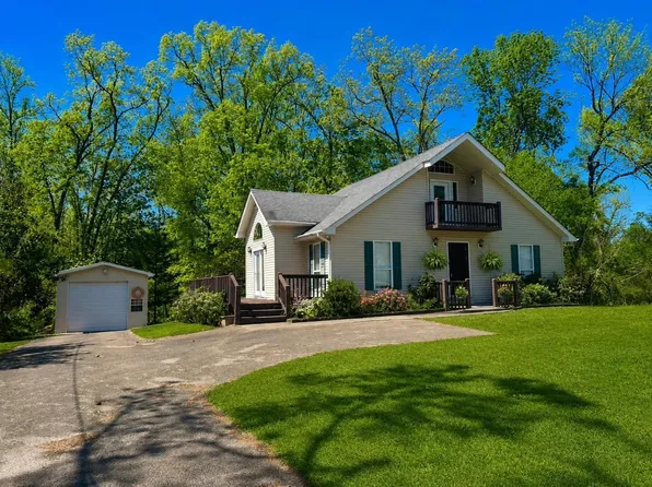 720 Riverside Ln, Crump, TN 38327