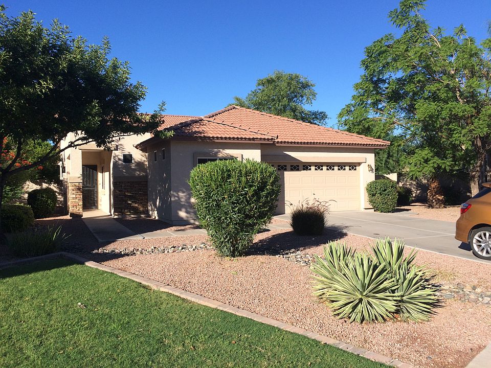 Nicely landscaped front yar