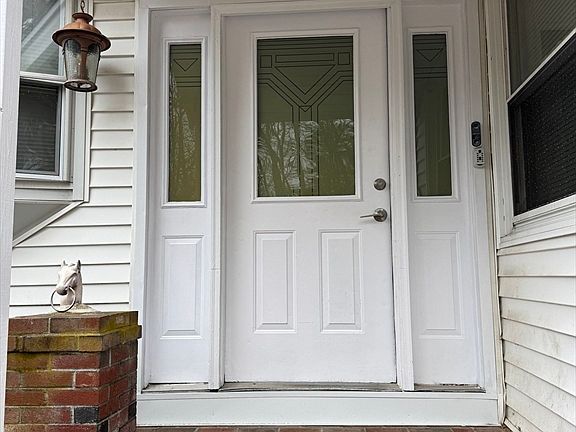 4th image of 109 Forest Rd