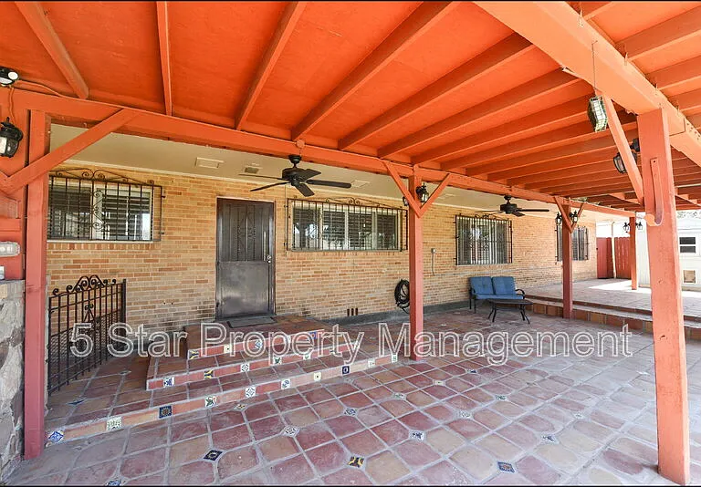 3030 Aurora Ave — Photo 50