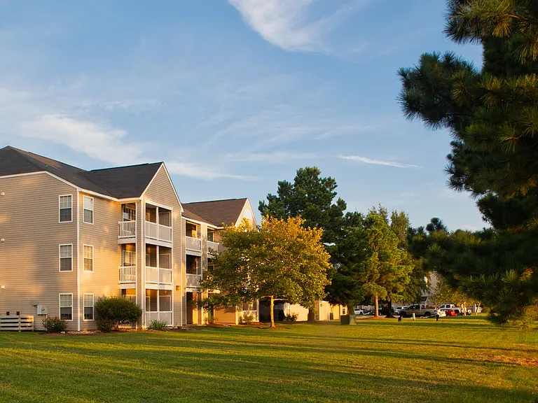 Featherstone Apartments at Kiln Creek — Photo 16