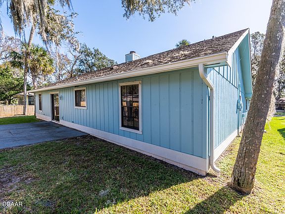 4th image of 795 E Victoria Cir