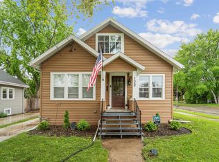 129 W 19th Ave, Oshkosh, WI 54902