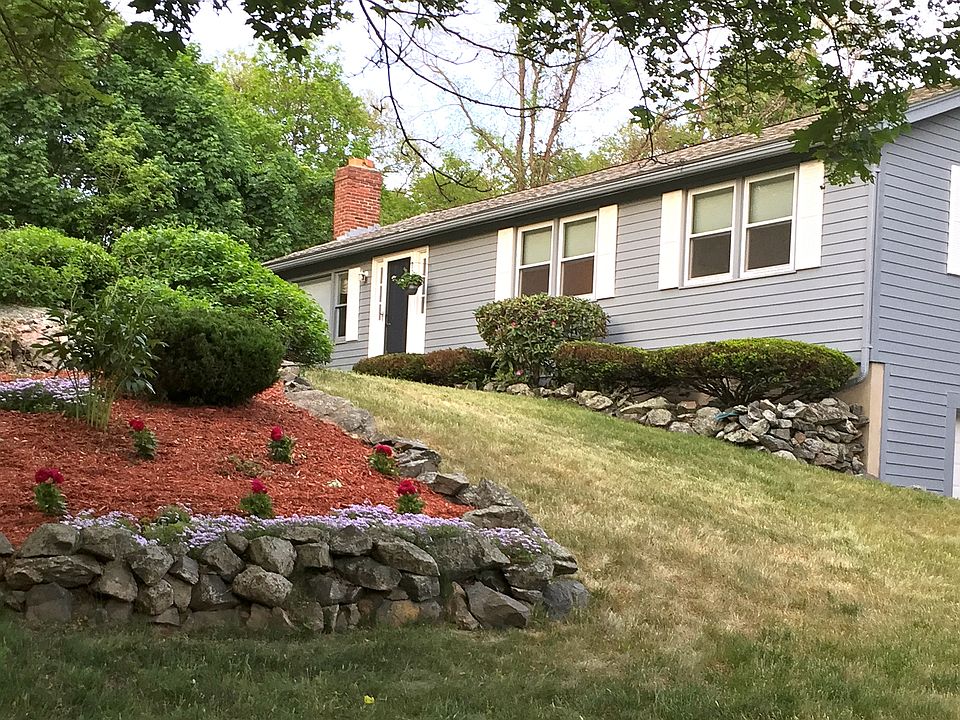 1st image of 17 Cedar Hill Dr
