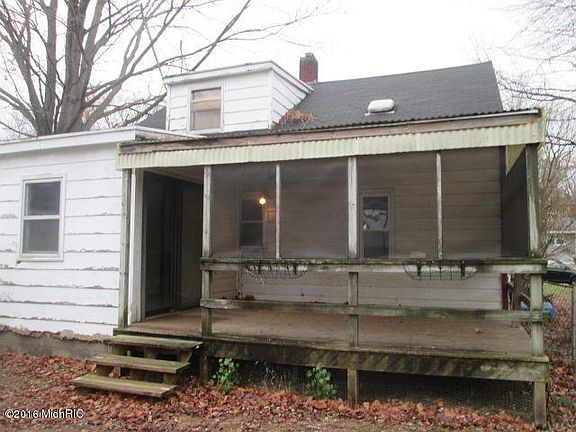 2nd image of 60 Garland St SE
