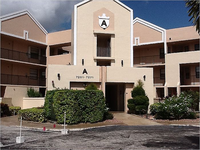 1st image of 7247 Fairfax Dr