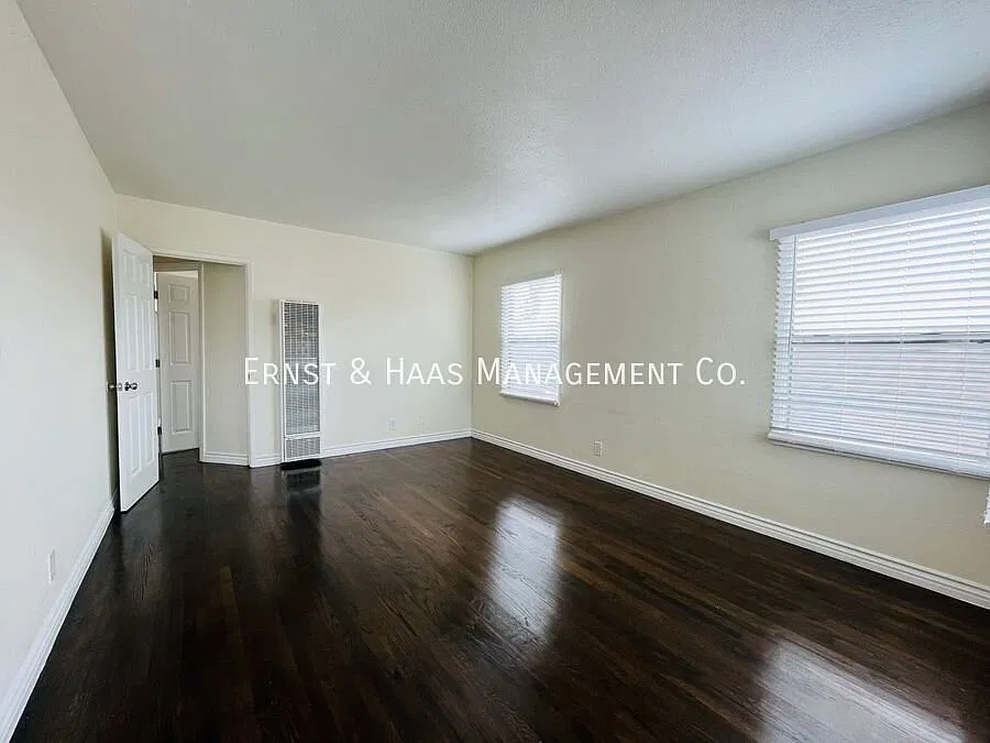 Wonderful 1-Bedroom Apartment in Prime Long Beach! — Photo 3