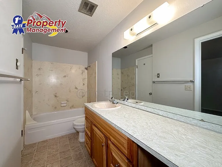 5575 W Franklin Rd #8 — Photo 12