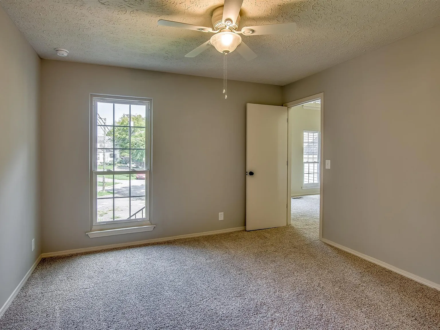 2 bed, 1075 sqft, $1,800 — Photo 3
