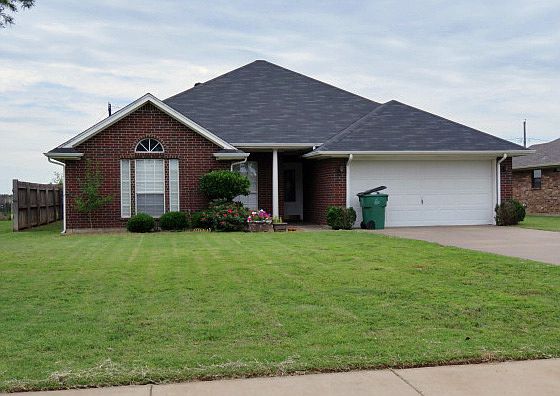 2nd image of 1340 Sycamore Dr