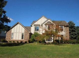 1432 Otter Dr, Rochester Hills, MI 48306