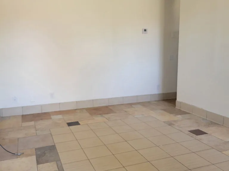 204 Cottonwood Ln #1 — Photo 3