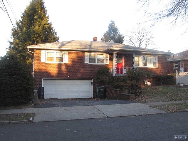2nd image of 138 Fairview Ave