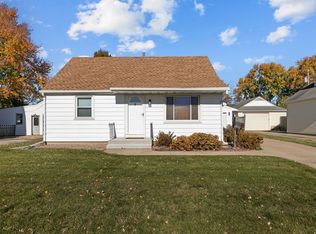 125 W Cecil St, Neenah, WI 54956