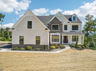 6 Spring Ct, Lopatcong Twp., NJ 08865