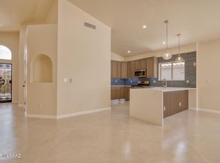 8901 E Laurie Ann Dr, Tucson, AZ 85747