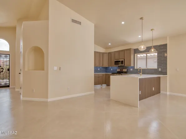 8901 E Laurie Ann Dr, Tucson, AZ 85747
