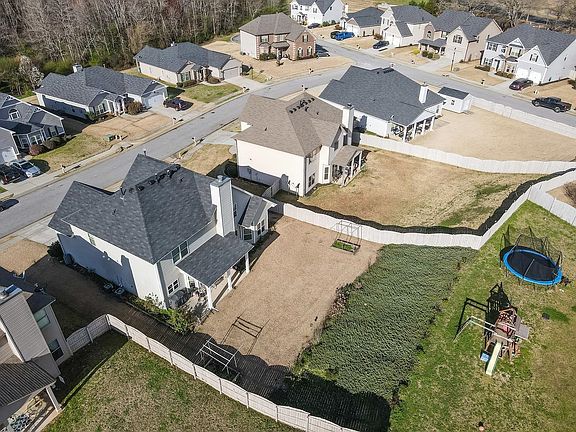5th image of 534 W Holloway Dr