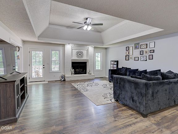 4th image of 3801 Poplar Dr