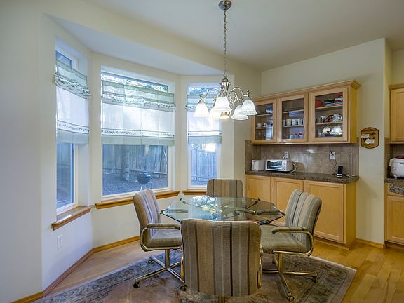 5th image of 13062 NE 186th St