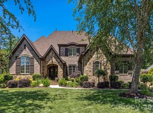 8100 Skye Lochs Dr, Waxhaw, NC 28173