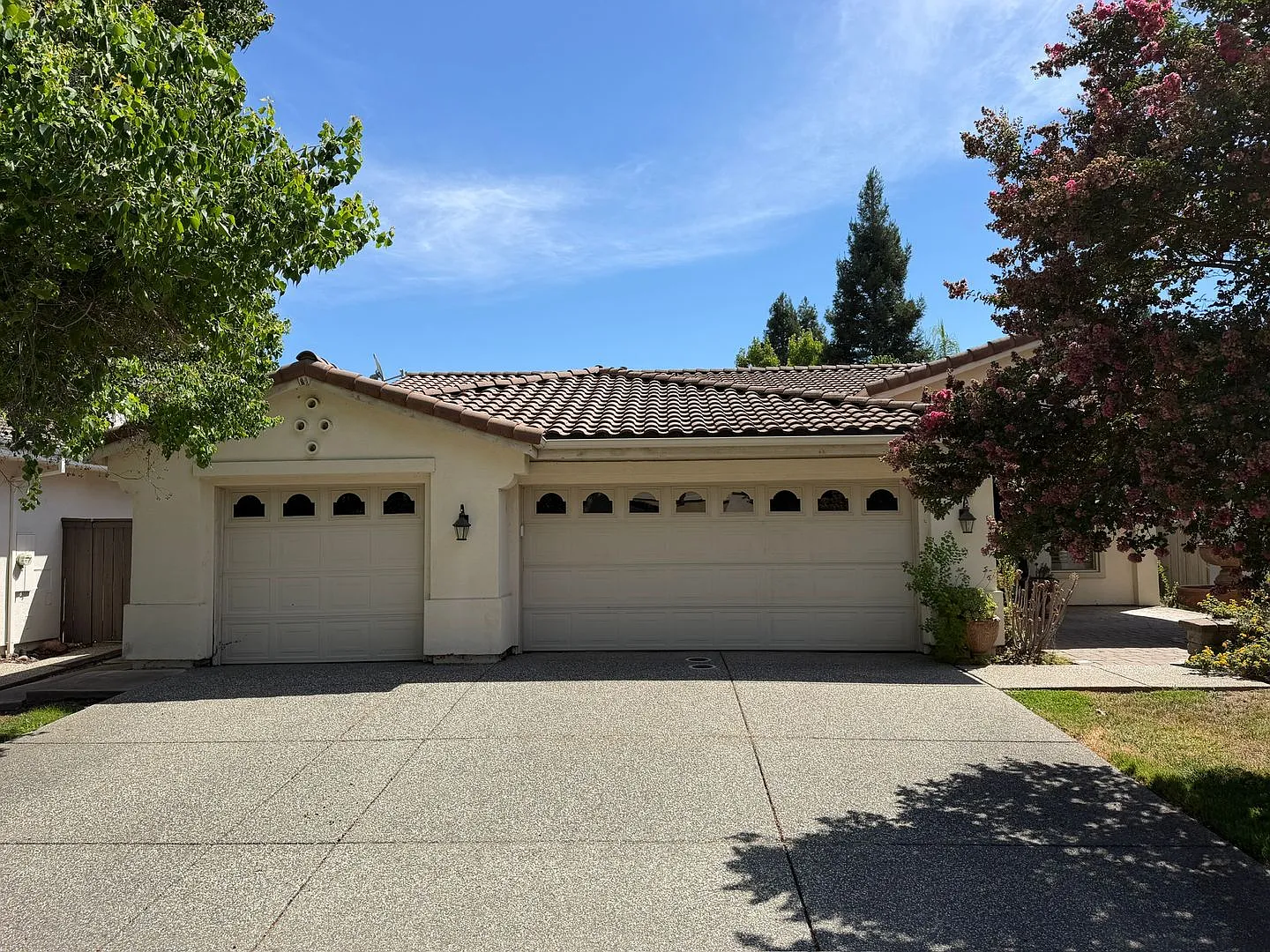 3 Bed Home in North Natomas with 3 Car Garage and Home Office — Photo 1