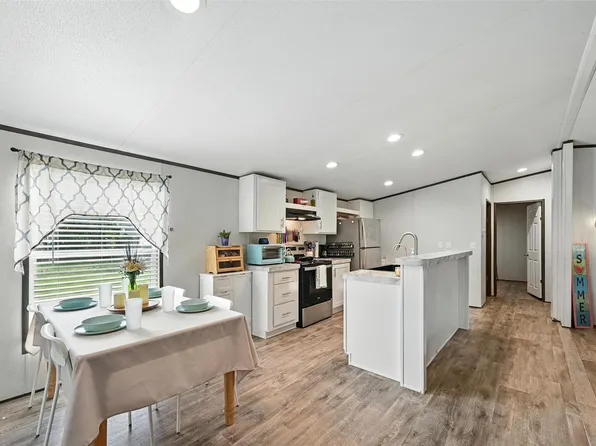 301 Eagle Pkwy, Mabank, TX 75147