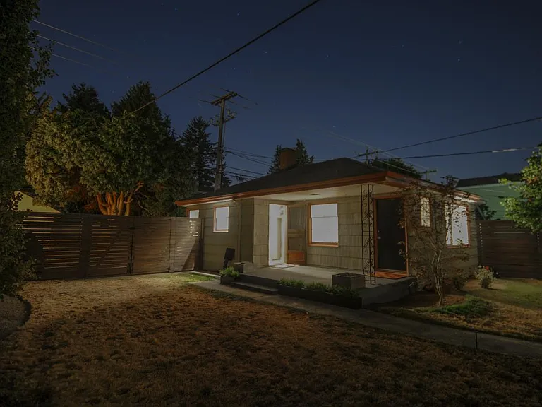 5436 California Ave SW — Photo 10