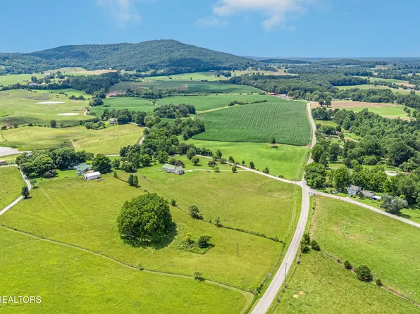 Dogwalk Rd, Alpine, TN 38543