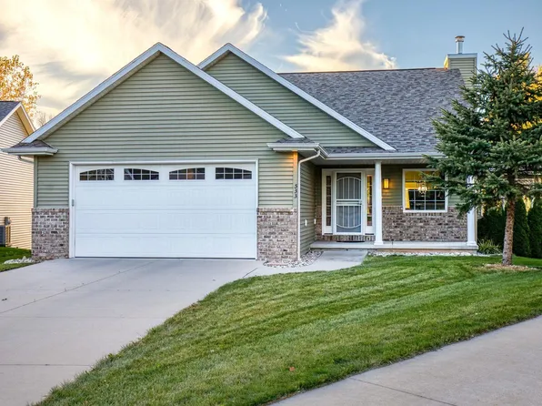 533 Golf Side Ct, Hortonville, WI 54944