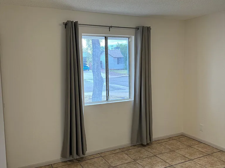 1214 W Manhatton Dr — Photo 21