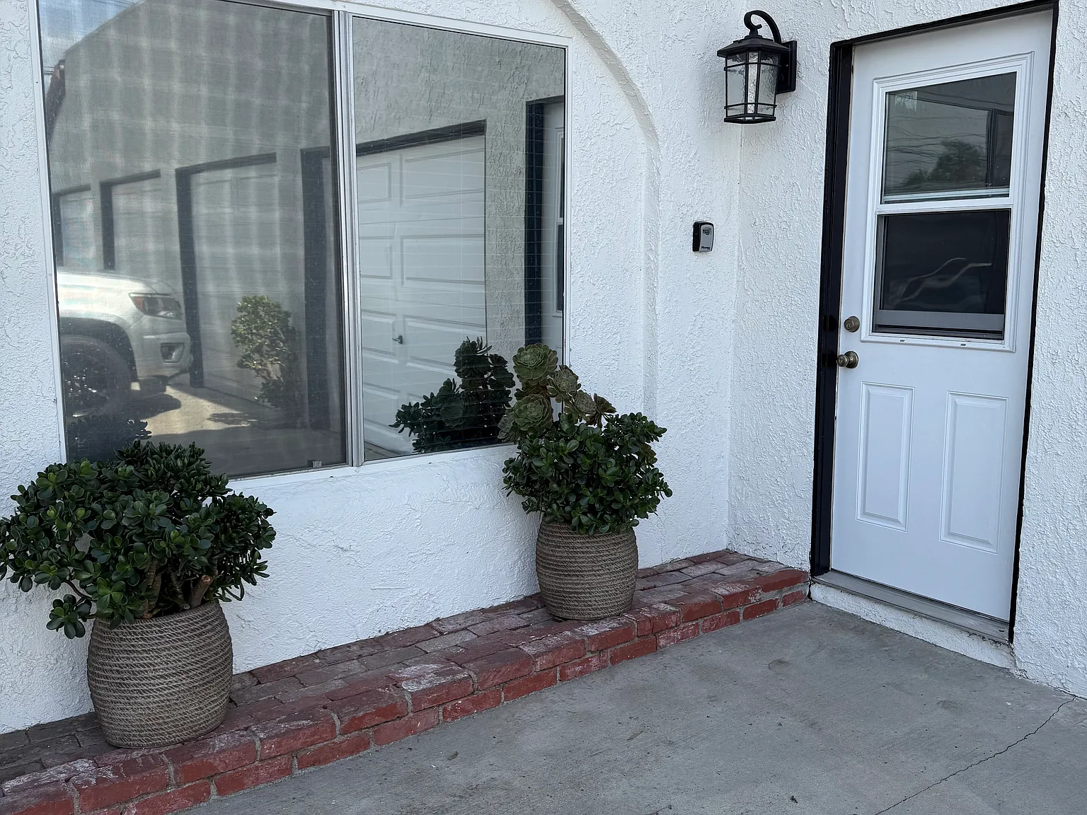 2 bed, 860 sqft, $2,600 — Photo 2