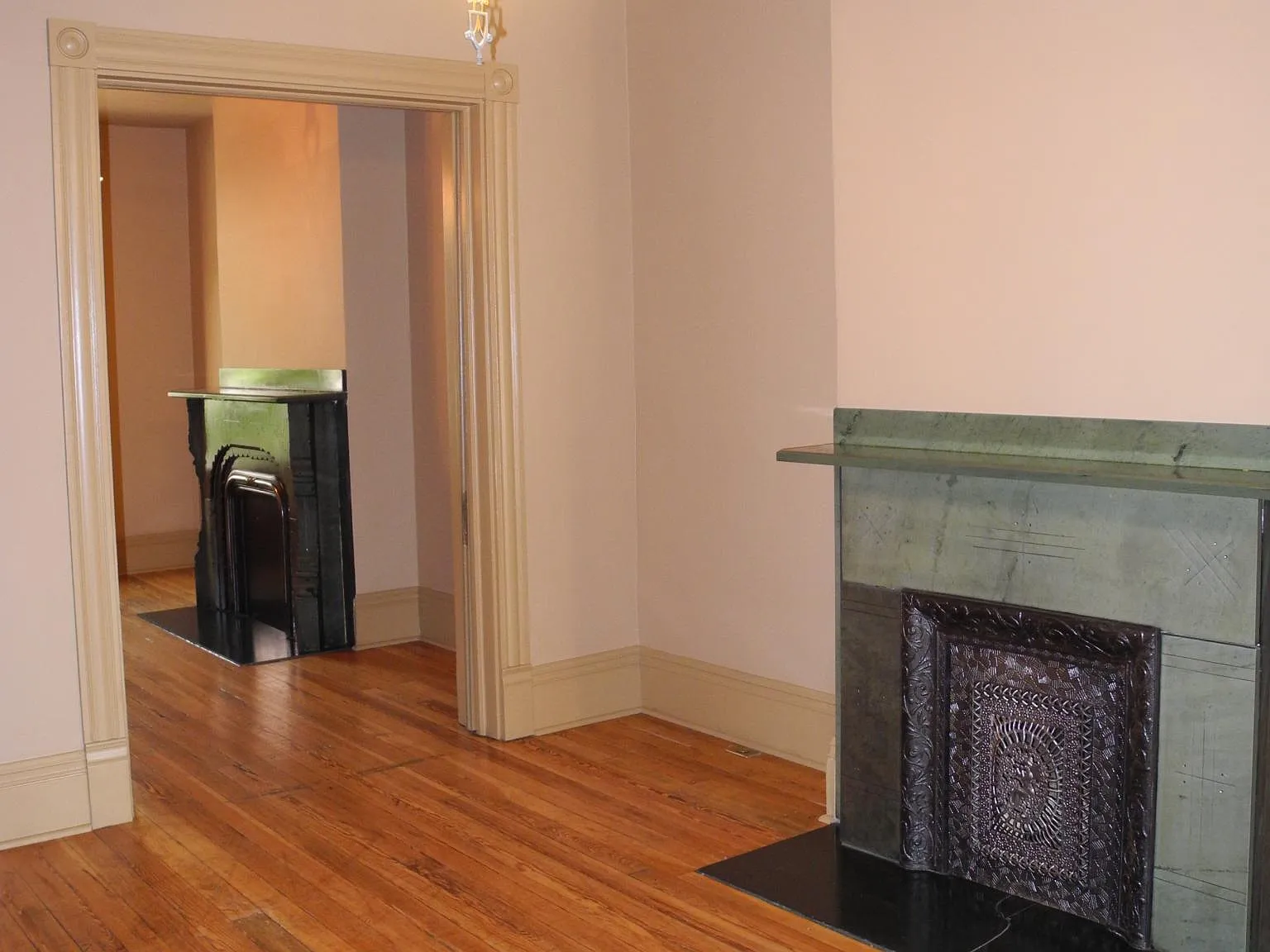 1 bed, 1.5 bath, 940 sqft, $1,300 — Photo 4
